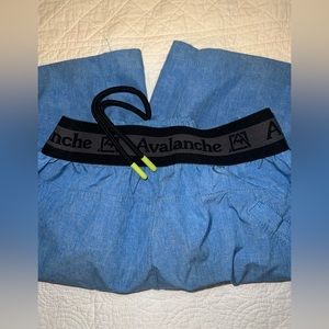 Avalanche small shorts